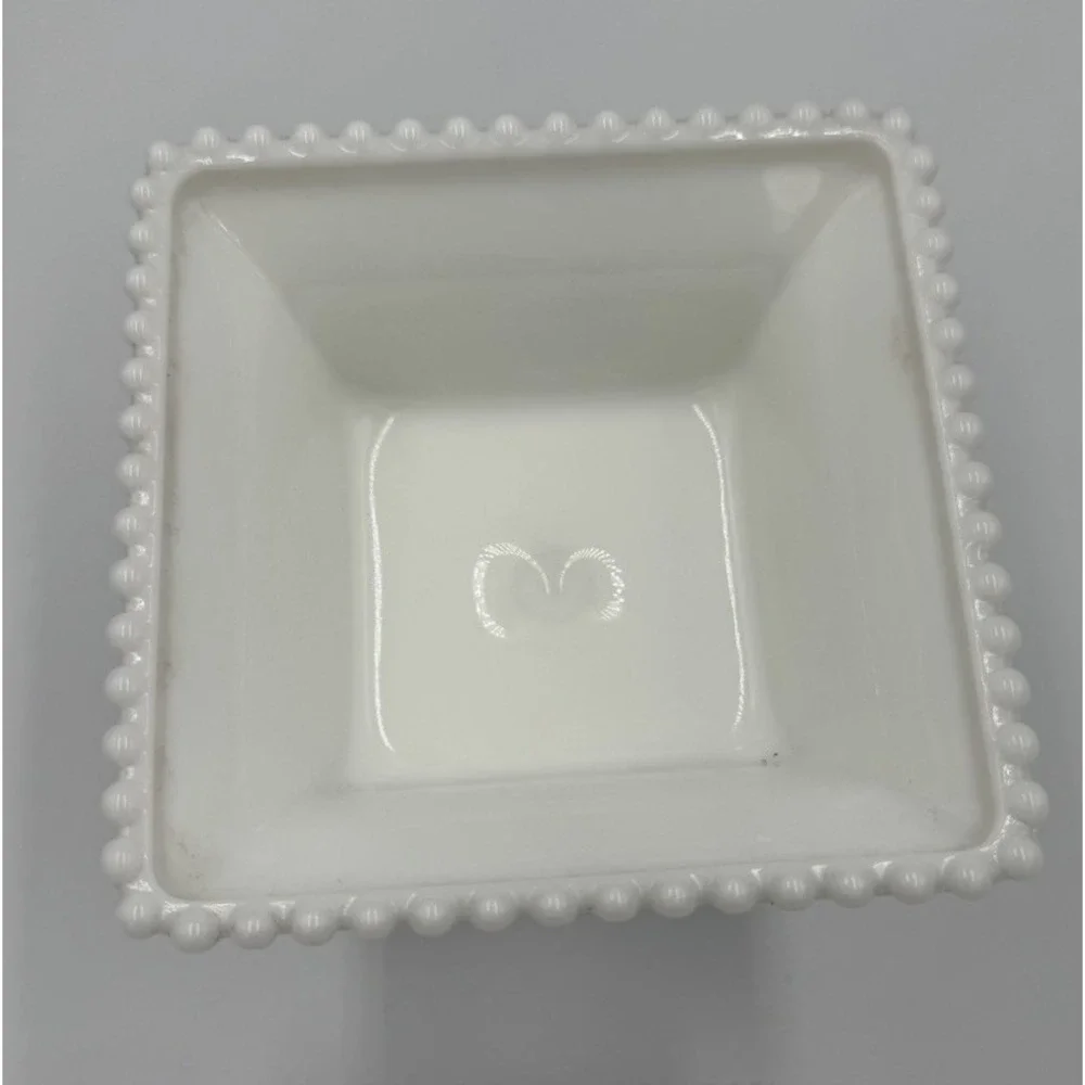 Westmoreland Milk Glass Dish‎ Lidded Compote Candy Wedding Box Panels Grapes